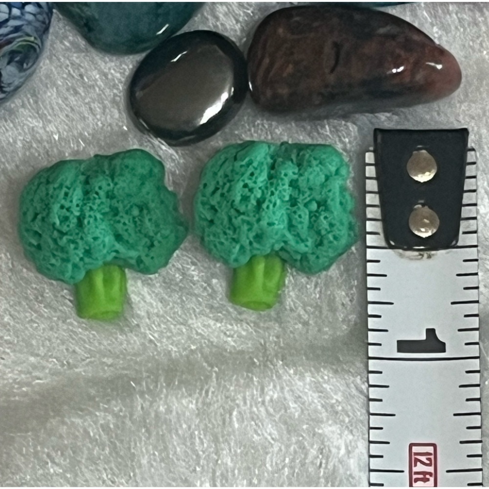 Broccoli Earrings - Picture 3 of 7